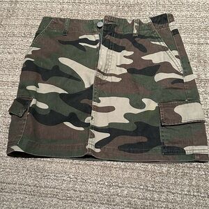 Women’s Camo Mini  Cargo Skirt S